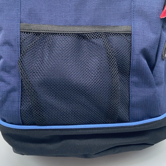 Roots Backpack - New - Picture 7 of 10